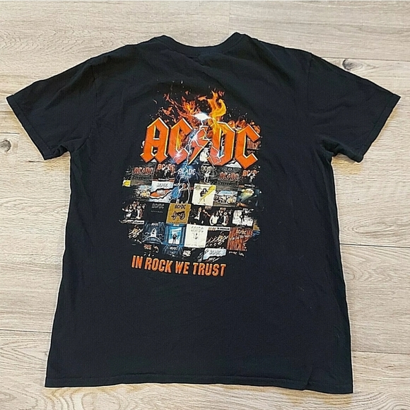 ACDC AC/DC T-Shirt In Rock We Trust Gildan Album Cover Collage Size Large - Picture 10 of 10